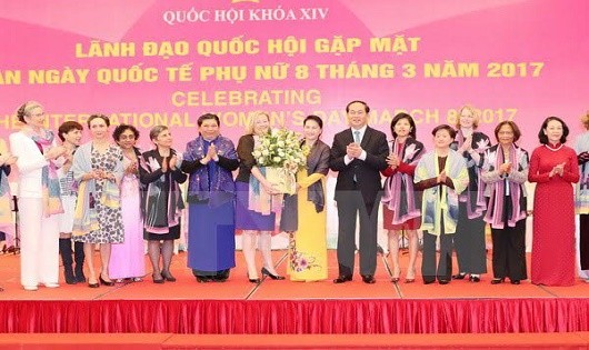 Gặp mặt các nữ đại biểu Quốc hội, nữ đại sứ tại Việt Nam