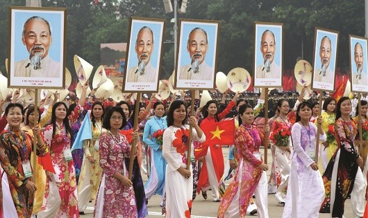 Đoàn diễu hành của Học viện Phụ nữ Việt Nam nhân kỷ niệm 70 năm Ngày Quốc khánh 2/9/2015.