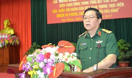 Trung tướng Nguyễn Trọng Nghĩa phát biểu tại hội nghị