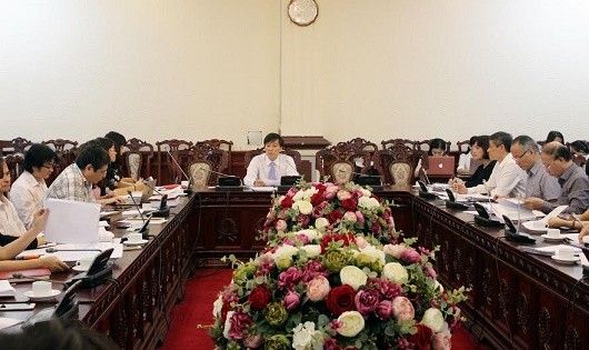 Thứ trưởng Nguyễn Khánh Ngọc chủ trì cuộc họp.