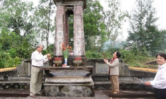 Khu tưởng niệm 2 chí sĩ Trần Cao Vân - Thái Phiên