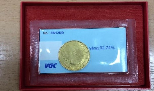 Đồng tiền Việt vàng Bác Hồ tặng ông Vũ Đình Hòe