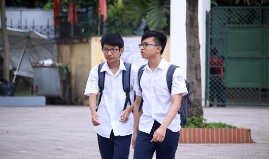 Trường THPT Yên Hòa có 480 chỉ tiêu nhưng tới 1.412 thí sinh đăng ký hồ sơ nguyện vọng 1 (tỉ lệ chọi là 2,95).
