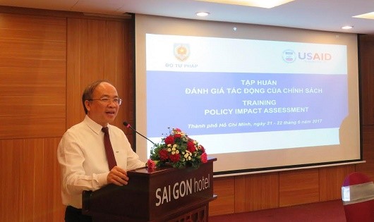 Thứ trưởng Phan Chí Hiếu phát biểu khai mạc chương trình tập huấn .
