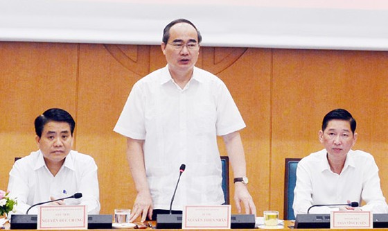 Ủy viên Bộ Chính trị, Bí thư Thành ủy TPHCM  Nguyễn Thiện Nhân.