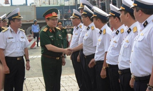 Đại tướng Ngô Xuân Lịch tới thăm Tổng Công ty Tân Cảng Sài Gòn