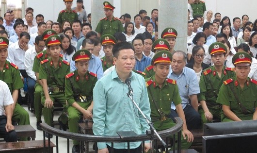 Hà Văn Thắm xin HĐXX xem xét giảm nhẹ hình phạt cho thuộc cấp của mình.