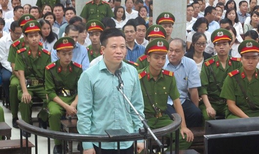 Hà Văn Thắm tại phiên xử sơ thẩm.