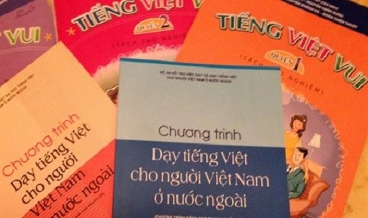 Gian nan 'gieo chữ' cho người Việt Nam ở nước ngoài