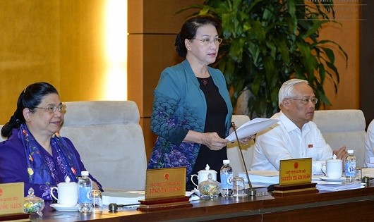 Chủ tịch Quốc hội Nguyễn Thị Kim Ngân phát biểu khai mạc Phiên họp thứ 14 của UBTVQH.