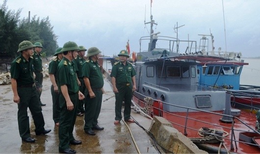 Đoàn kiểm tra của BĐBP Nghệ An xuống địa bàn chỉ đạo công tác phòng chống bão số 10.