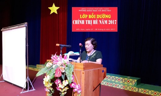 Bà Chu Thị Loan – Trưởng phòng Giáo dục và  Đào tạo TP Bắc Kạn.