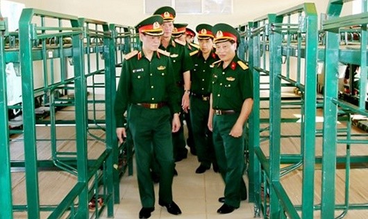 Lãnh đạo Tổng cục Hậu cần kiểm tra công tác doanh trại tại Trung đoàn 885, Bộ CHQS tỉnh Quảng Nam