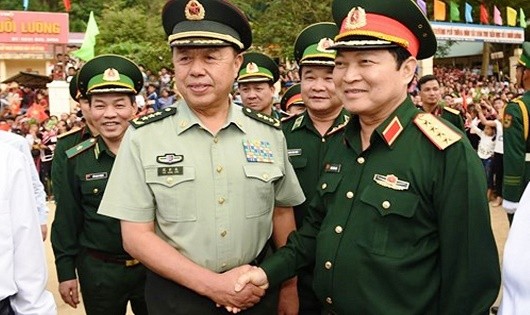 Đại tướng Ngô Xuân Lịch và Thượng tướng Phạm Trường Long. 