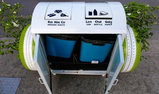 Một thùng rác thông minh mới được đưa vào sử dụng hồi đầu năm tại 
TP Hồ Chí Minh.
