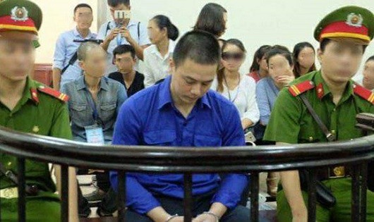 Cao Mạnh Hùng tại phiên tòa sơ thẩm.