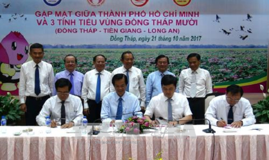 Ký kết thỏa thuận hợp tác phát triển du lịch giữa TP Hồ Chí Mình với 3 tỉnh Tiểu vùng Đồng Tháp Mười.