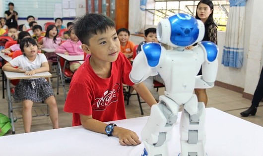 Hào hứng  học tiếng Anh với robot NAO