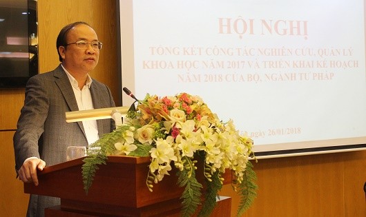 Thứ trưởng Bộ Tư pháp Phan Chí Hiếu phát biểu chỉ đạo Hội nghị.