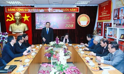 Thăm Trung ương Hội Khuyến học Việt Nam là hoạt động nằm trong chương trình đi thăm các Tổ chức thành viên của MTTQ Việt Nam của Chủ tịch Ủy ban Trung ươngMTTQ Việt Nam Trần Thanh Mẫn (Ảnh báo Dân trí)