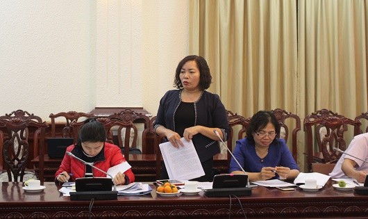 Giám đốc Sở Tư pháp Tuyên Quang Nguyễn Thị Thược đề nghị quan tâm cơ chế động viên hòa giải viên.