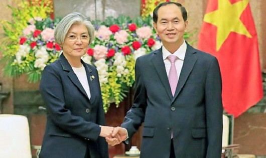 Chủ tịch nước Trần Đại Quang tiếp Ngoại trưởng Hàn Quốc Kang Kyung-wha. Ảnh: TTXVN.
