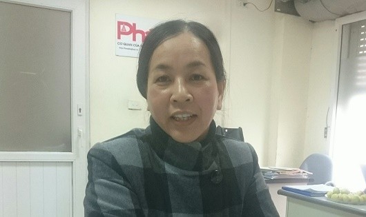 Bà Vũ Thị Hiển trình bày sự việc với phóng viên Báo PLVN.