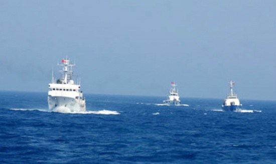 Tàu Cảnh sát biển Việt Nam và Trung Quốc tuần tra chung ngoài khơi Vịnh Bắc Bộ. Ảnh: Zing.vn