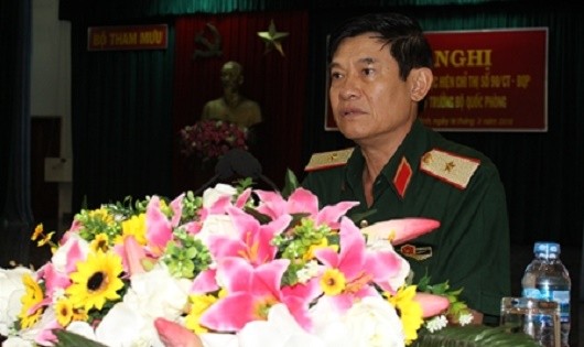 Thiếu tướng Lê Bửu Tuấn-Phó Tư lệnh, Tham mưu trưởng Quân khu 7 phát biểu tại hội nghị.