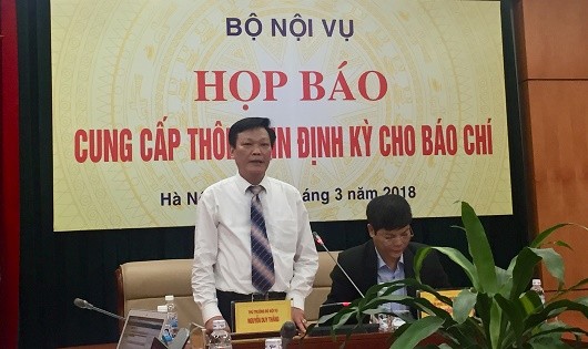 Thứ trưởng Bộ Nội vụ Nguyễn Duy Thăng chủ trì họp báo.