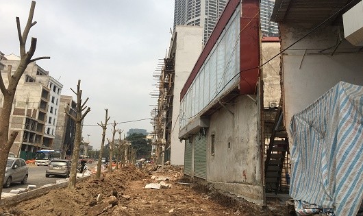 Các công trình nhà siêu mỏng, siêu dẹt trên đường Trần Đăng Ninh kéo dài