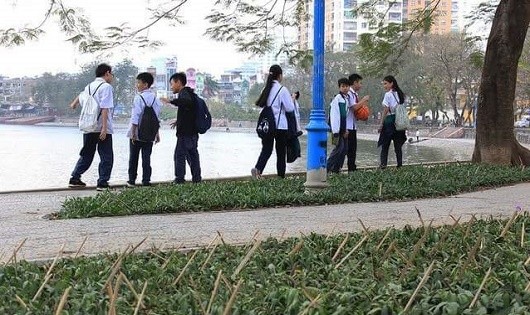 Thi tổ hợp vào lớp 10 ở Hà Nội: Phụ huynh, học sinh hoang mang
