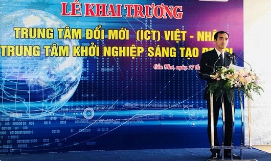 Ông Nguyễn Phương Lam - Phó giám đốc phụ trách Phòng thương mại và Công nghiệp Việt Nam chi nhánh Cần Thơ phát biểu tại lễ khai trương