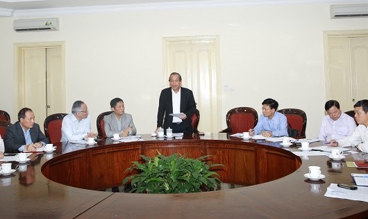  Phó Thủ tướng Thường trực Chính phủ Trương Hòa Bình chủ trì cuộc họp.