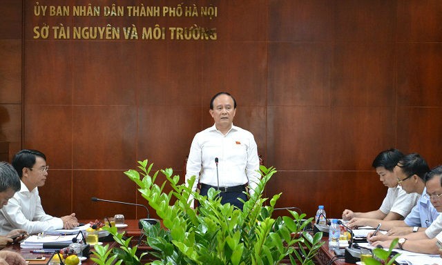 Phó Chủ tịch Thường trực HĐND TP Nguyễn Ngọc Tuấn phát biểu tại buổi làm việc. Ảnh KTĐT
