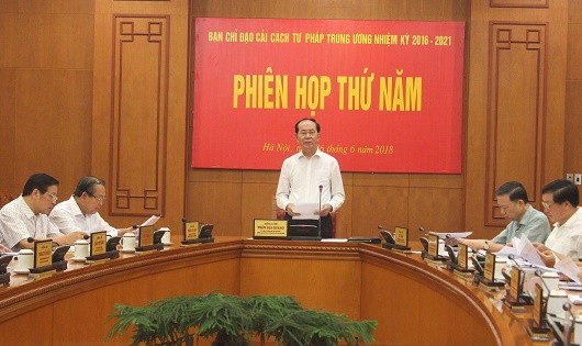 Chủ tịch nước Trần Đại Quang chủ trì phiên họp.