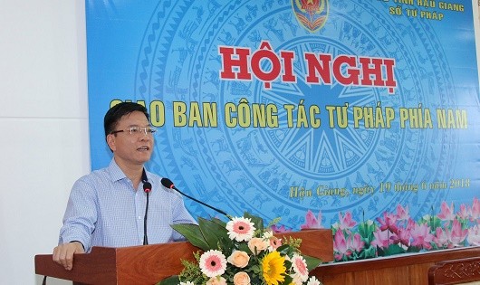 Bộ trưởng Lê Thành Long phát biểu tại Hội nghị giao ban.