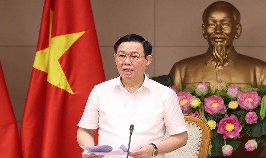 Phó Thủ tướng Vương Đình Huệ, Trưởng ban Chỉ đạo điều hành giá của Chính phủ chủ trì cuộc họp.