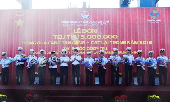 TCT Tân Cảng Sài Sòn đón TEU (thuật ngữ trong ngành vận tải, thường được hiểu  1 TEU = 1 containner) thứ 5 triệu thông qua cảng Tân Cảng - Cát Lái trong năm 2019 ngày 17/12/2019.
