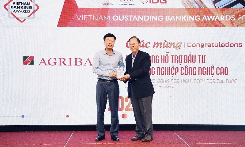 Agribank được vinh danh 2 giải thưởng Ngân hàng Việt Nam tiêu biểu 2020