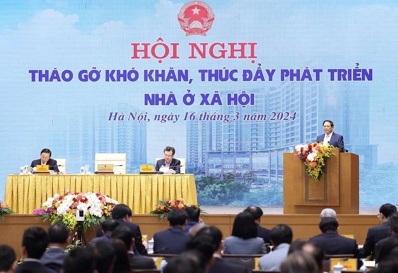 Thủ tướng Phạm Minh Chính chủ trì Hội nghị tháo gỡ khó khăn, thúc đẩy phát triển nhà ở xã hội. Ảnh: Dương Giang/TTXVN