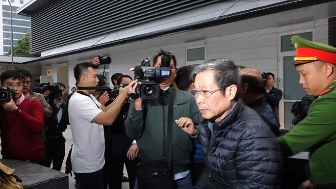 Video: Hai cựu bộ trưởng Nguyễn Bắc Son, Trương Minh Tuấn và đồng phạm tới hầu toà