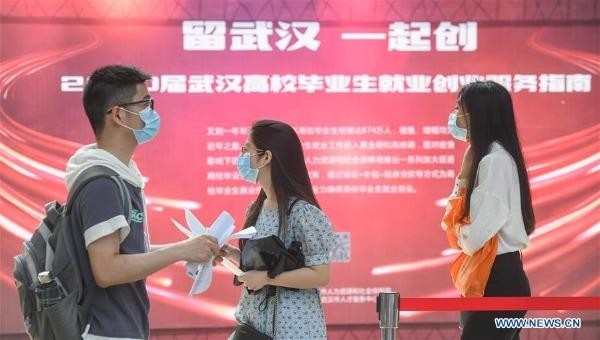 Vũ Hán tổ chức hội chợ việc làm đầu tiên cho sinh viên đại học kể từ sau dịch Covid-19