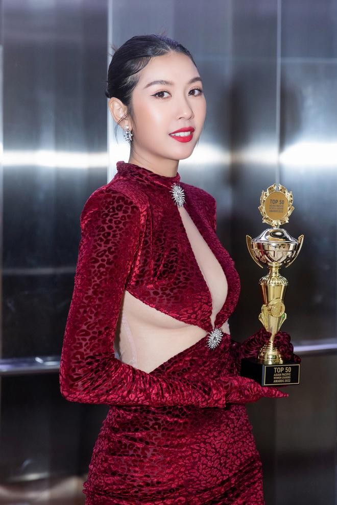 Á hậu Thuý Vân được vinh danh trong Top 50 Nữ Lãnh Đạo Châu Á ...