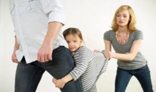 Đồng ý chia tay nhưng tranh chấp nuôi con có được công nhận là thuận tình ly hôn?