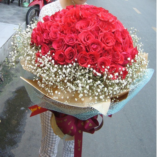 Quà tặng hoa là một món quà độc đáo và ý nghĩa để thể hiện tình yêu và sự quan tâm. Hãy xem các hình ảnh đầy màu sắc và đa dạng về quà tặng hoa để lựa chọn chiếc bó hoa tuyệt vời cho đối tác kinh doanh, gia đình hoặc người yêu mà bạn muốn tặng.