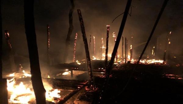 Hội An: Một vụ cháy lớn làm 3 nhà hàng cháy rụi