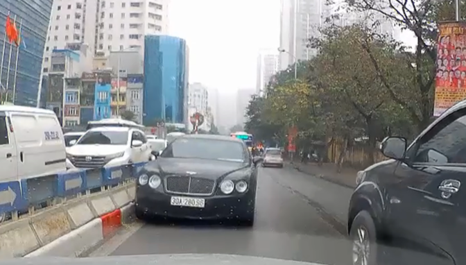 Danh tính tài xế xe Bentley chạy ngược chiều trên đường Nguyễn Tuân