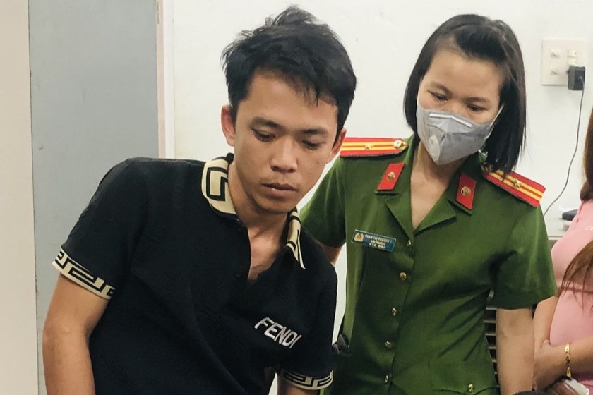 Trương Đức Hơn bị bắt giữ khi đang vận chuyển 1 kg ma túy đá. Ảnh: CACC