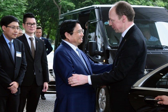Thủ tướng Phạm Minh Chính đón Chủ tịch Quốc hội Phần Lan Jussi Halla-Aho - Ảnh: VGP/Nhật Bắc